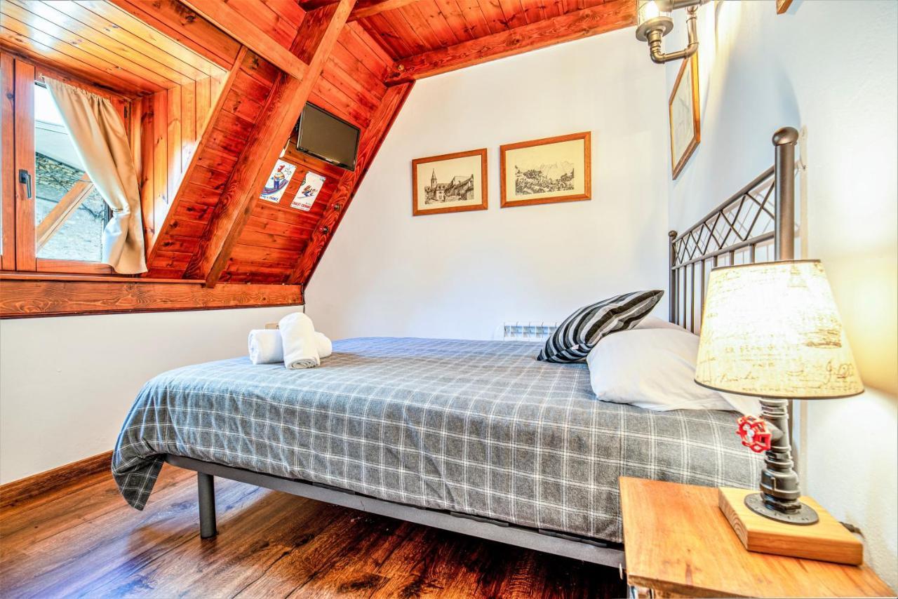 Apartamentos Aran Montcorbau Εξωτερικό φωτογραφία