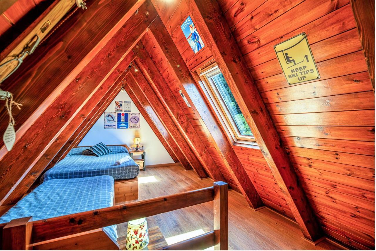 Apartamentos Aran Montcorbau Εξωτερικό φωτογραφία